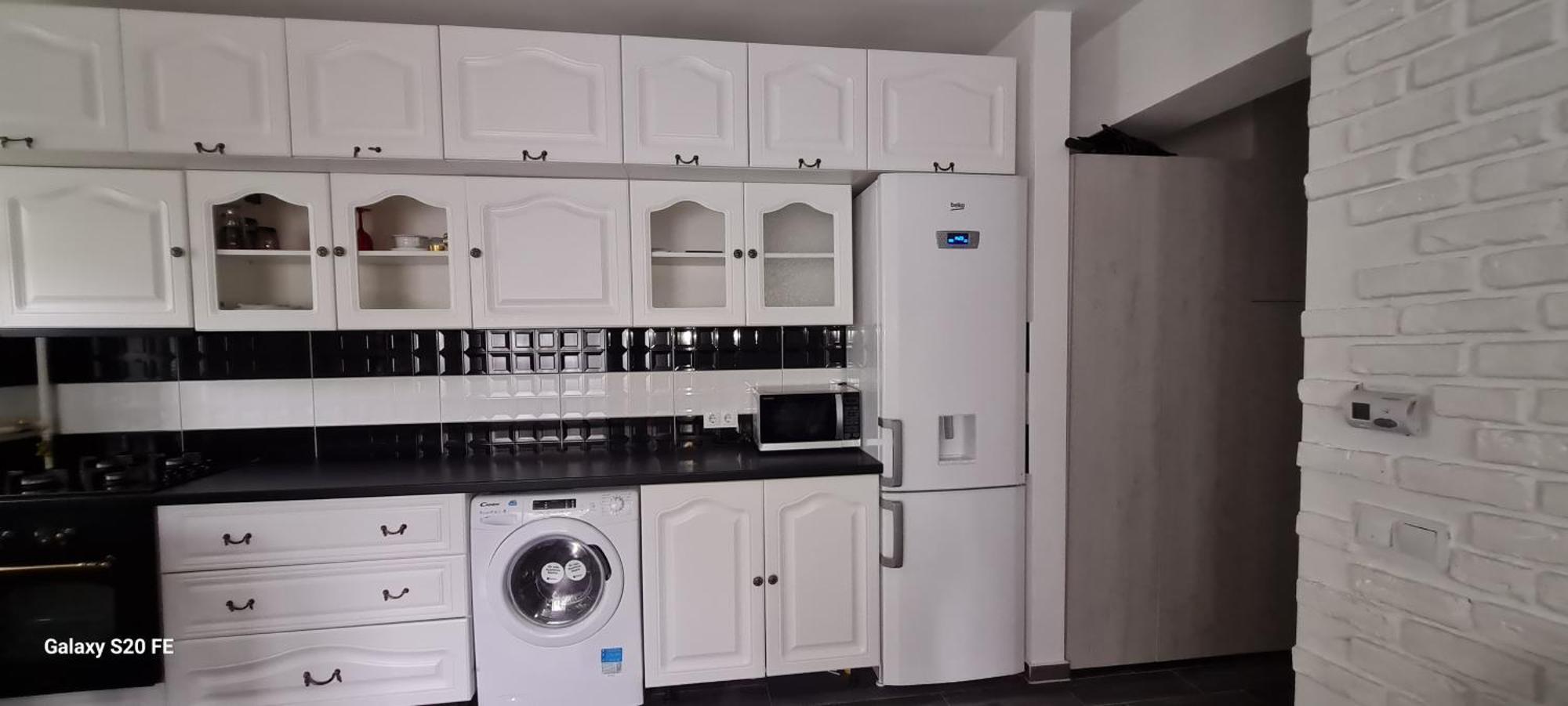 Apartament Regim Hotelier Elis Brasov Luaran gambar